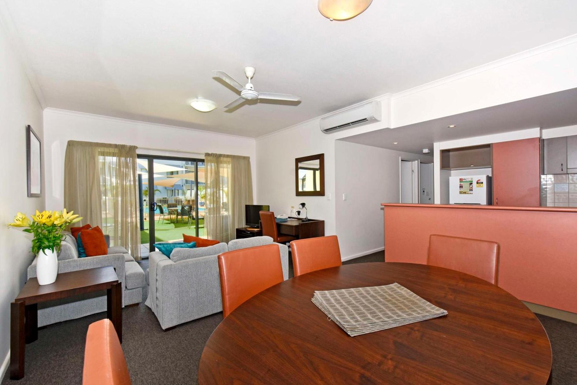 Metro Advance & Aparthotel