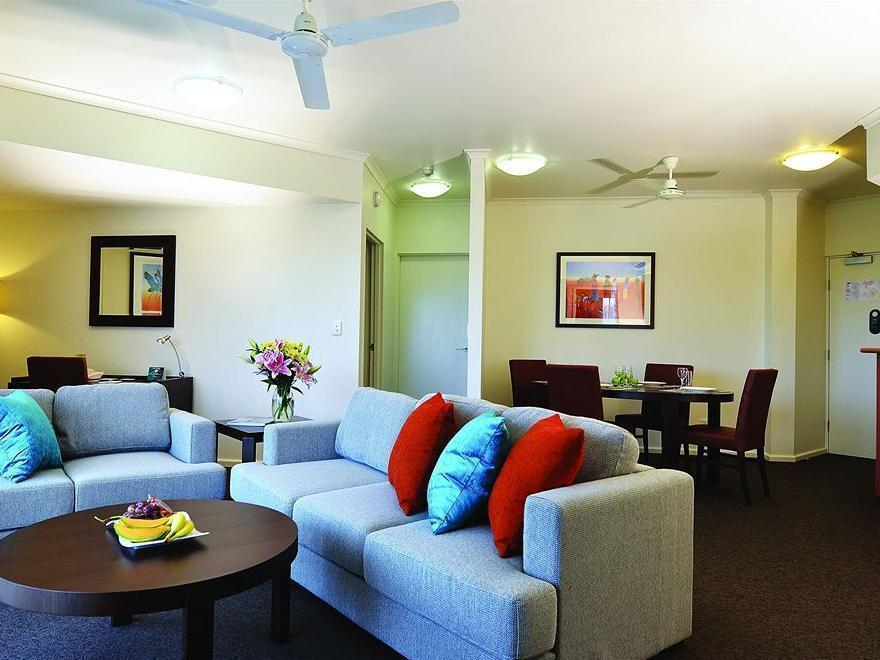 Metro Advance & Aparthotel