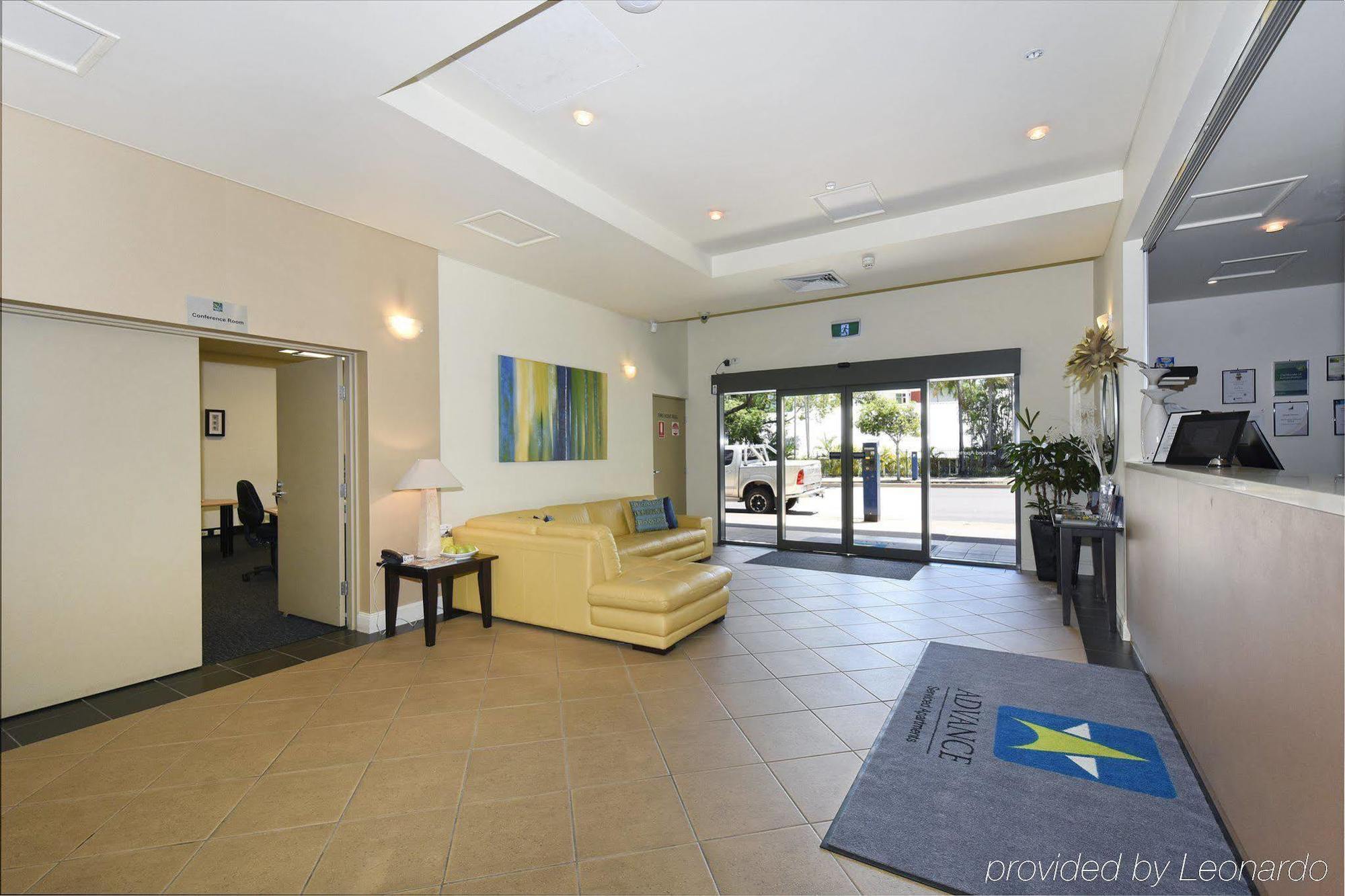 Aparthotel Metro Advance &
