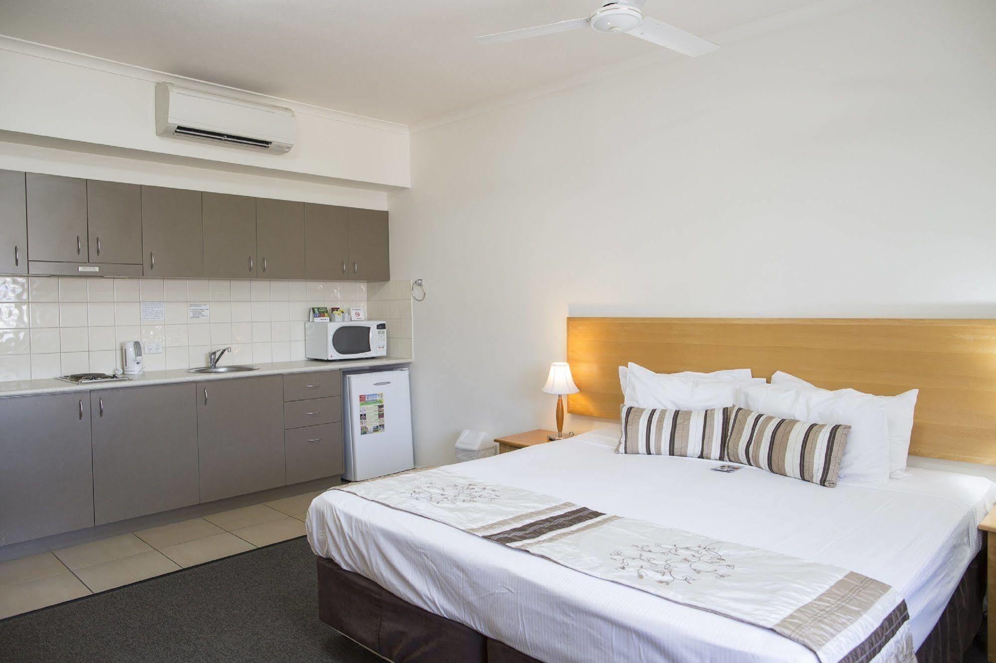 Aparthotel Metro Advance & Darwin