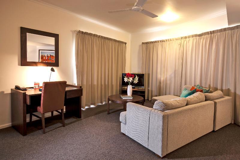 Aparthotel Metro Advance & 4*